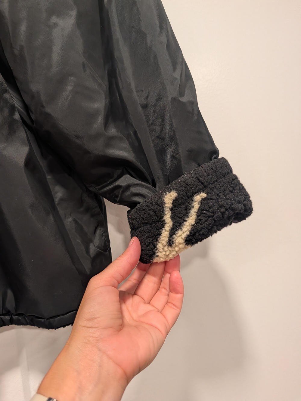 VINTAGE 90s Women's Horse Equestrian Print Black Sherpa Reversible Jacket Coat - Picture 8 of 10